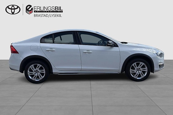 Volvo S60 Cross Country 13 of 16