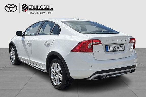 Volvo S60 Cross Country 2 of 16