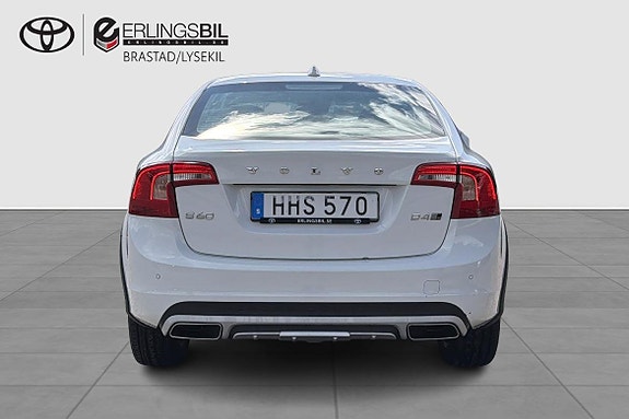 Volvo S60 Cross Country 4 of 16