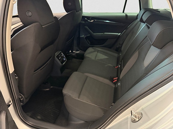 Skoda Octavia 10 of 21