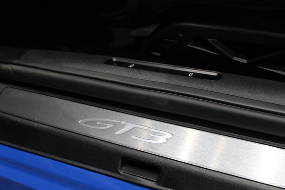 Porsche 911 GT3 17 of 19