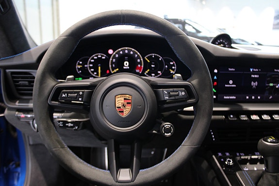 Porsche 911 GT3 16 of 19