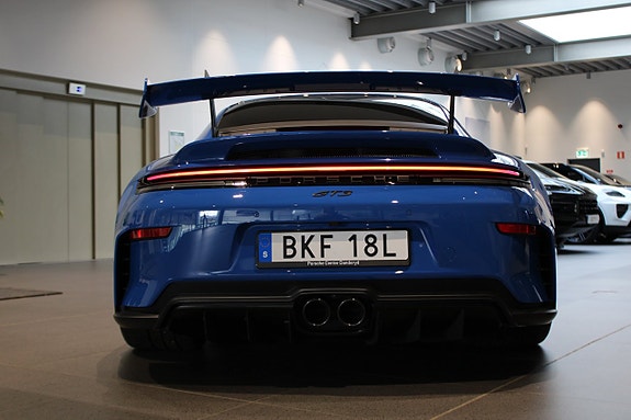 Porsche 911 GT3 3 of 19