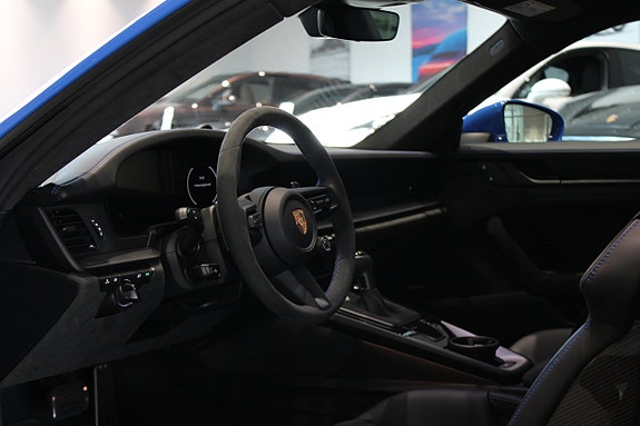Porsche 911 GT3 8 of 19