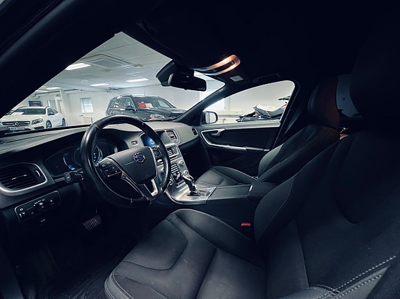 Volvo V60 11 of 27