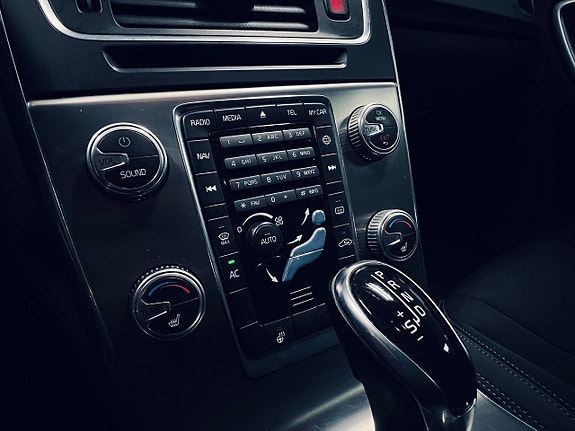 Volvo V60 17 of 27