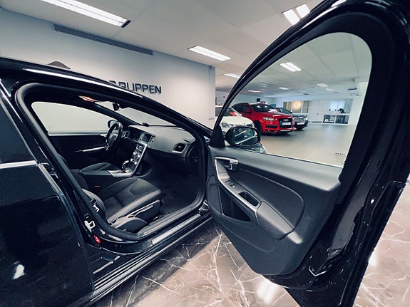 Volvo V60 7 of 27