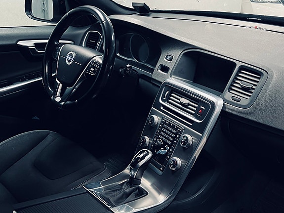 Volvo V60 10 of 27