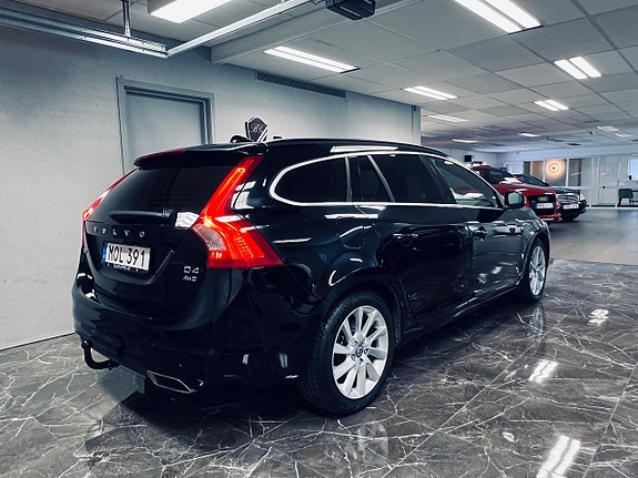 Volvo V60 4 of 27