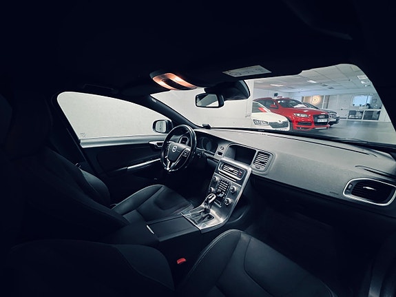 Volvo V60 9 of 27