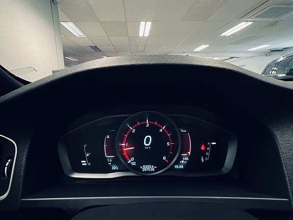 Volvo V60 13 of 27