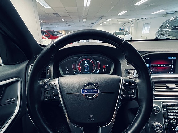Volvo V60 12 of 27