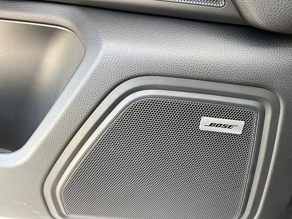 Porsche Macan 15 of 18