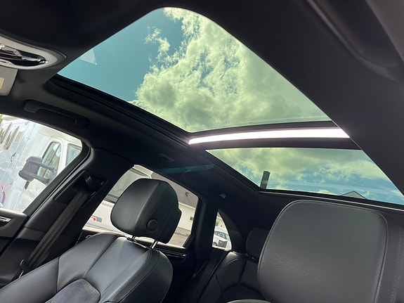 Porsche Macan 10 of 18
