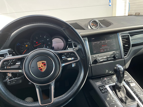 Porsche Macan 9 of 18