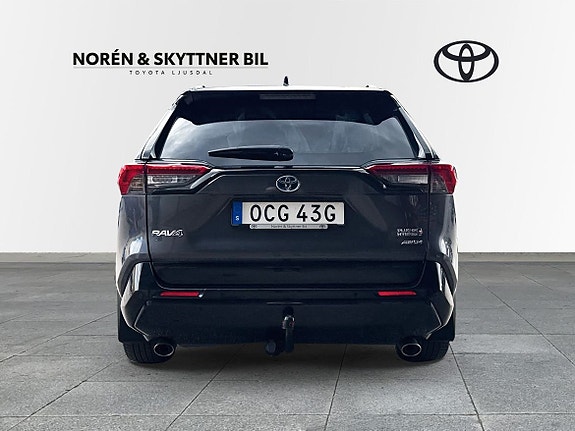 Toyota RAV4 Plug-in Hybrid 5 of 11