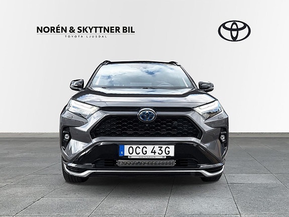 Toyota RAV4 Plug-in Hybrid 6 of 11