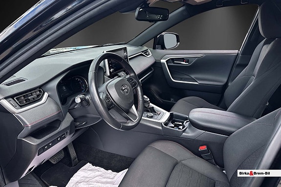 Toyota RAV4 10 of 17