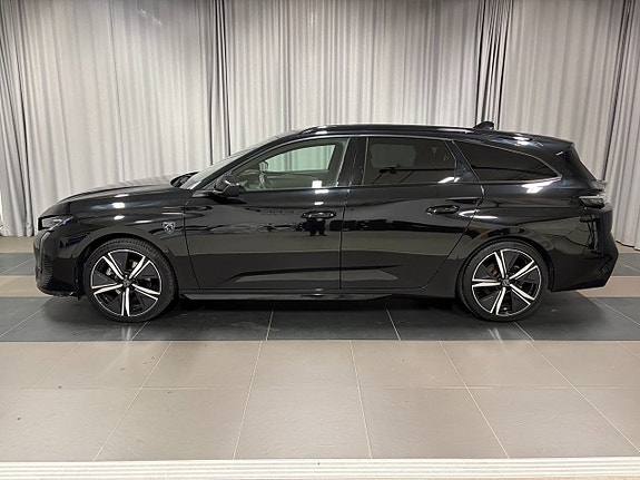 Peugeot 308 SW 2 of 12