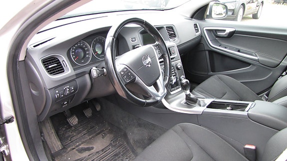 Volvo V60 5 of 10