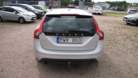 Volvo V60 3 of 10