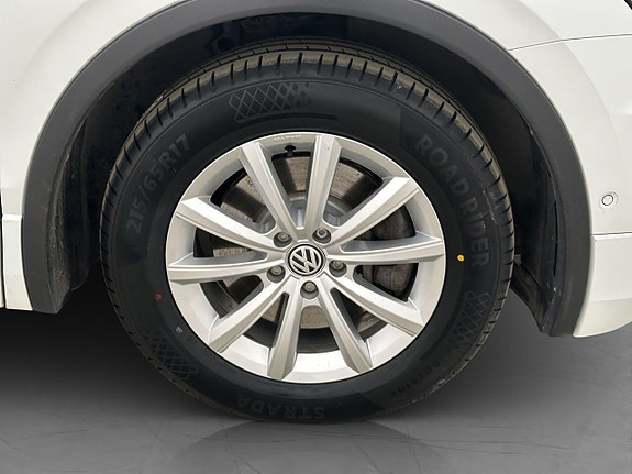 Volkswagen Tiguan 29 of 29