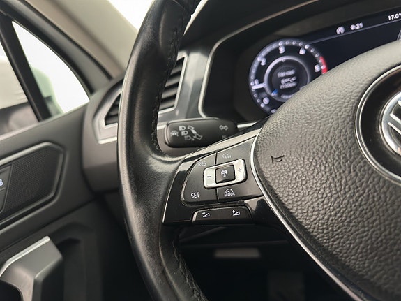 Volkswagen Tiguan 16 of 29