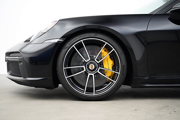 Porsche 911 2 of 28