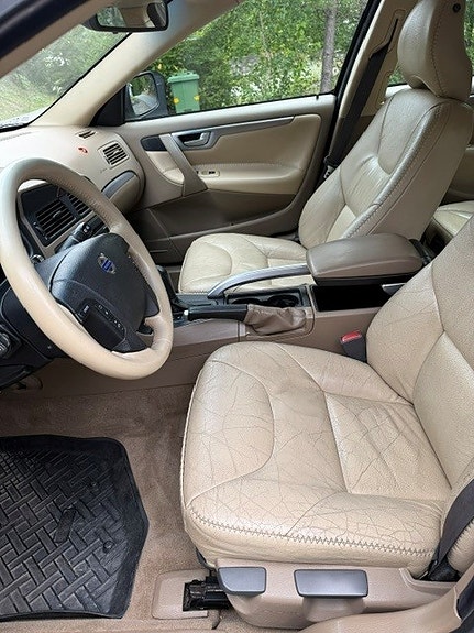 Volvo XC70 12 of 17