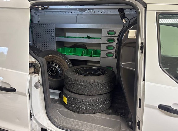 Ford Transit 9 of 12