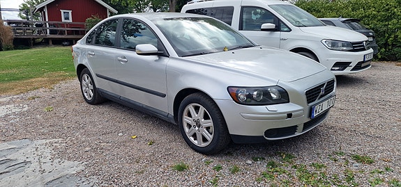 Volvo S40 2 of 8