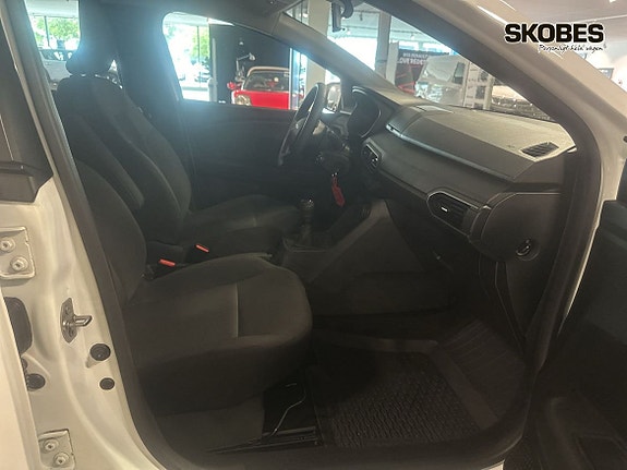 Dacia Sandero 10 of 16