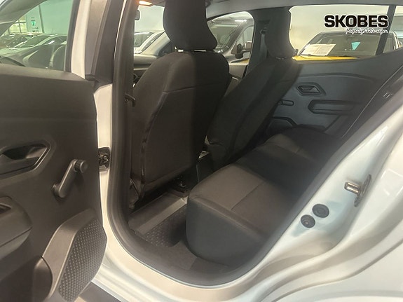 Dacia Sandero 8 of 16