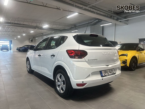 Dacia Sandero 4 of 16