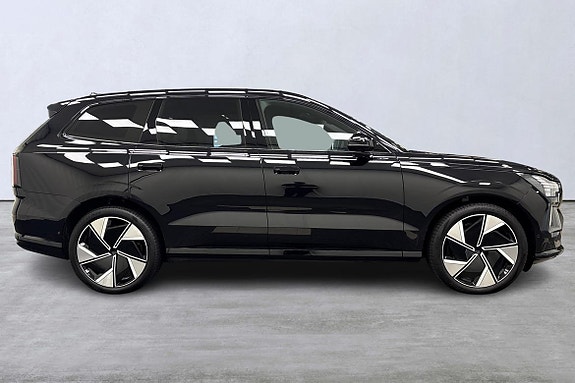 Volvo EX90 5 of 26
