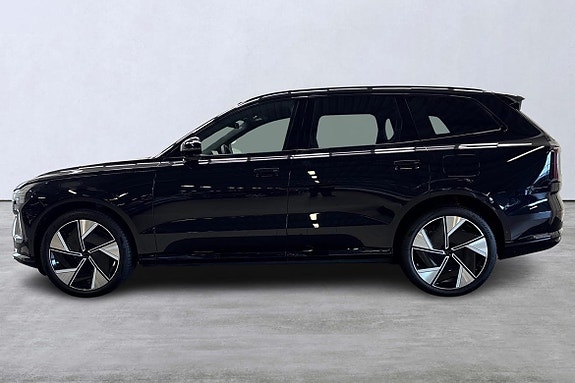 Volvo EX90 2 of 26