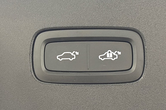 Volvo EX90 17 of 26