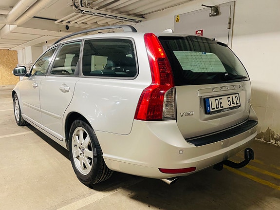 Volvo V50 3 of 14