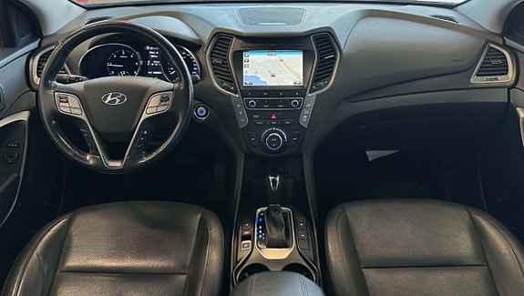 Hyundai Santa Fe 12 of 25