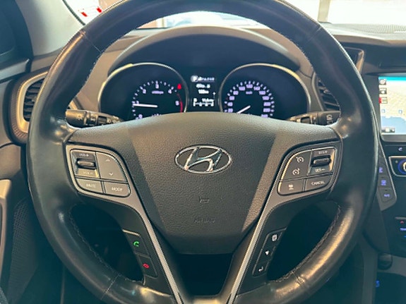 Hyundai Santa Fe 22 of 25