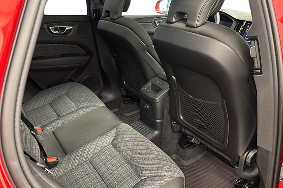Volvo XC60 14 of 27