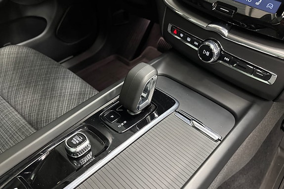 Volvo XC60 11 of 27