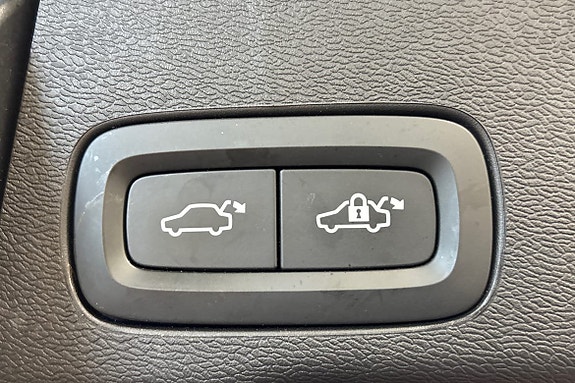 Volvo XC60 18 of 27