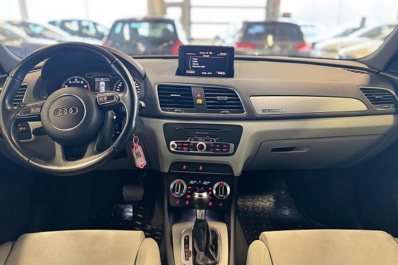 Audi Q3 10 of 14