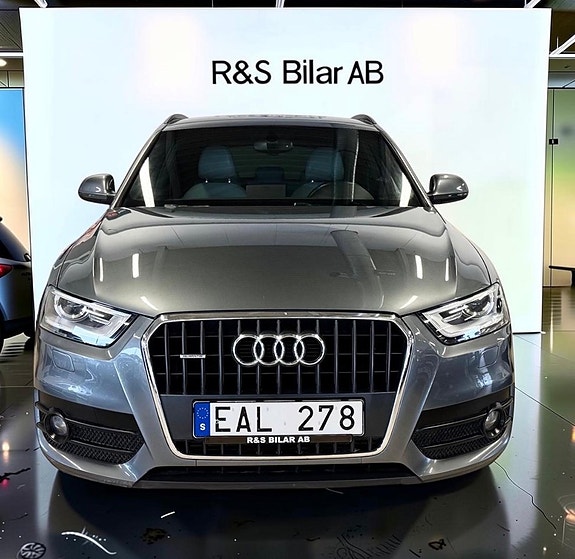 Audi Q3 2 of 14