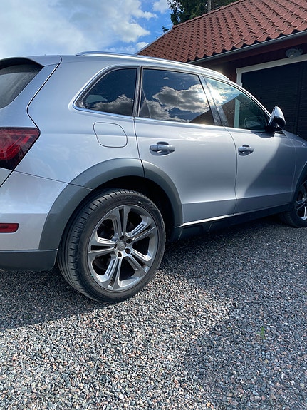 Audi Q5 2 of 6