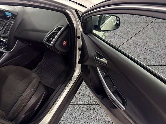 Ford Focus 15 of 27