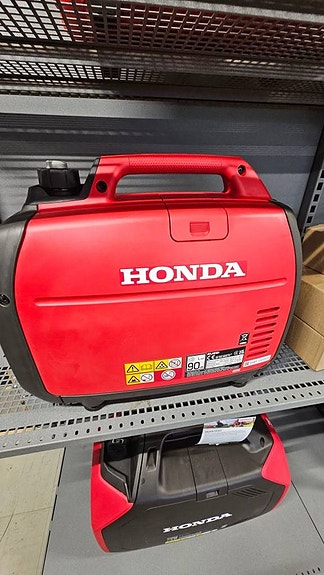 HONDA EU22i 2 of 2