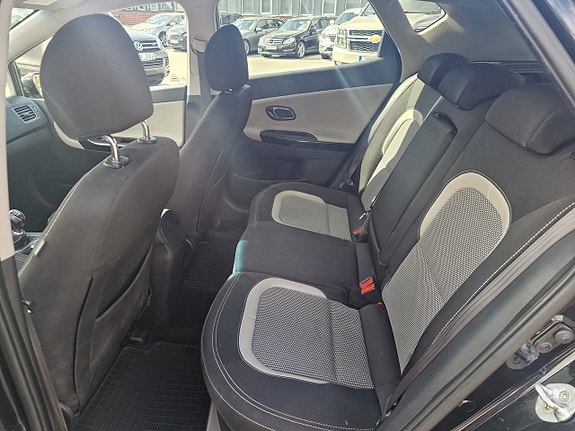 Kia Ceed 14 of 19