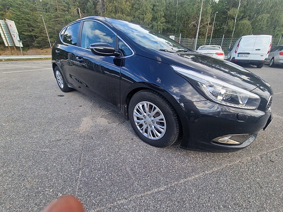 Kia Ceed 2 of 19